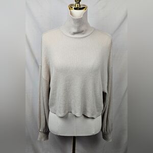 Hollister Cropped Oversized Ribbed Knit Cream Sm Turtle‎ Neck Shirt Minimalist
